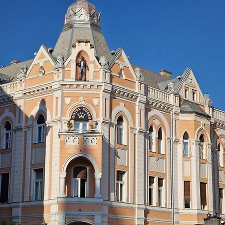 Queen Palace Novi Sad Bagian luar foto